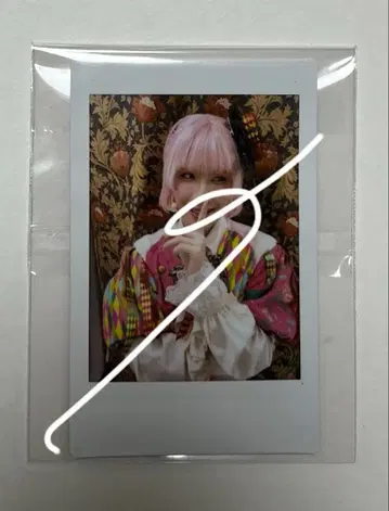 나카가와 쇼헤이 (UNiFY) 무대 빌런 의상 폴라로이드 1