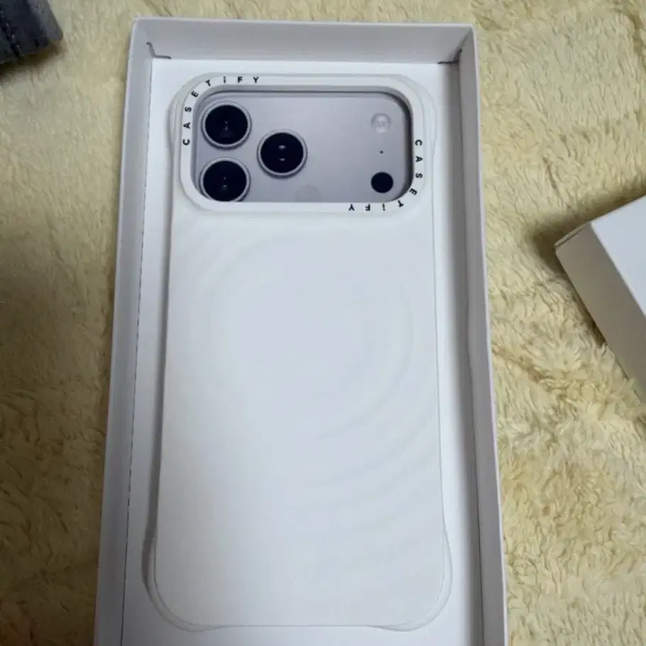 CASETiFY Ripple iPhone 17 Pro Max ホワイト Amazon.com: CASETiFY Ripple iPhone 17 Pro Case [Silicone