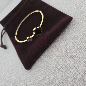 골드 클로버 팔찌