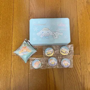 시나몬 시나모롤 밀크 카푸치노 묶음 판매 쿠라스시 복권 캔뱃지