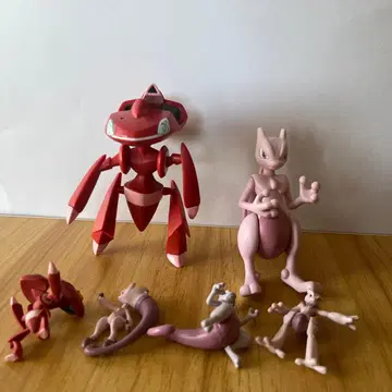 뮤츠 & 제노세크트 피규어