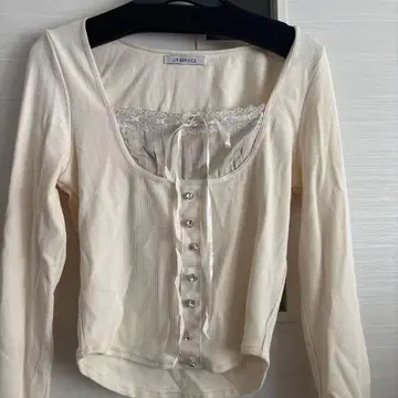 LIP SERVICE 화이트 긴팔 상의