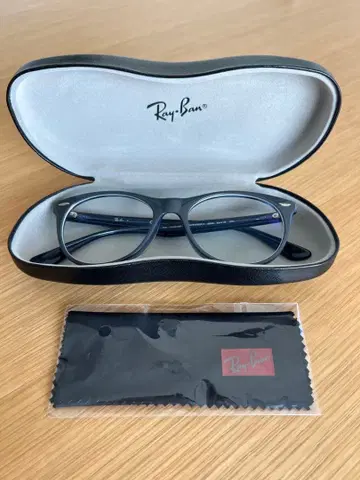 [ 새상품급 ] Ray-Ban 그레이 안경 케이스 포함