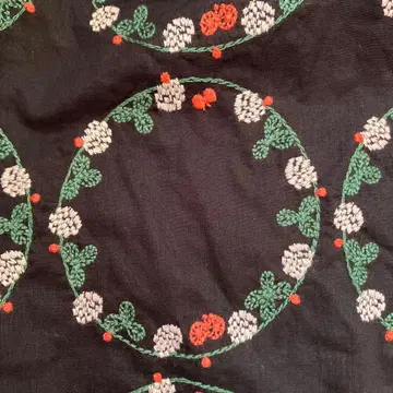 마블슈드 시로츠메쿠사 클로버 나비 자수 셔츠 면 100%