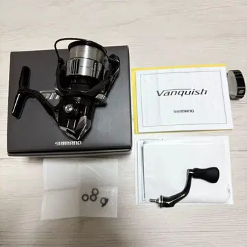 시마노 23 뱅퀴시 C2500SXG 미사용