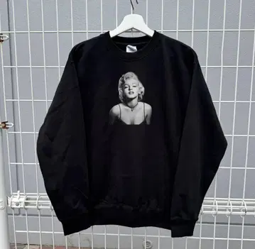 MarilynMonroe 마릴린 몬로 목걸이 트레이닝복 새상품 무료배송