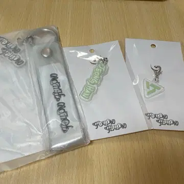 세븐틴 EXHIBITION 'FOLLOW FELLOW' 키링