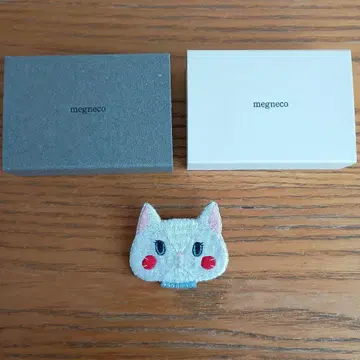 megneco 고양이 얼굴 브로치