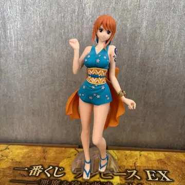 원피스 제일복권 나미 피규어