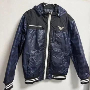 EMPORIO ARMANI 엠포리오 아르마니 후드 부착 점퍼