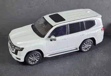 1/30 도요타 랜드크루저 300 컬러 샘플 미니카 화이트