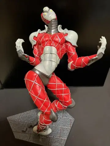 제일복권 죠죠의 기묘한 모험 피규어 킹 크림슨