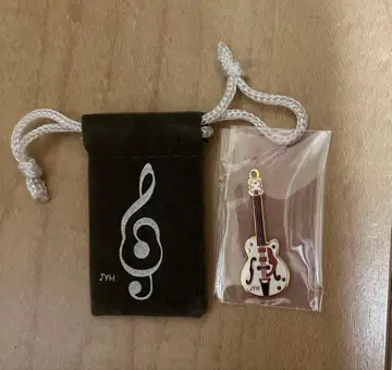 CNBLUE 용화 펜던트 탑