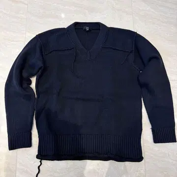 dunhill 다크 네이비 V넥 니트