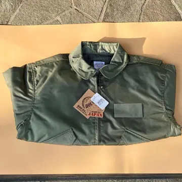 휴스턴의 CWU-36P 플라이트 자켓 1벌입니다. 사이즈는 L입니다.