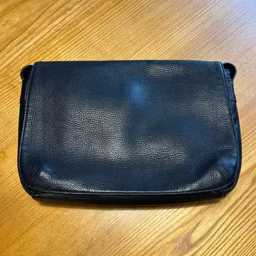 TRION 트라이온 숄더 주름 가죽