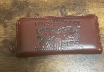 리바이스 8305 장지갑 라벨 패치 에코 가죽 다크 브라운