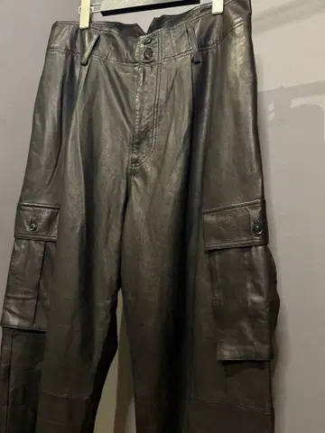 [ 미사용 ] ShareSpirit 25AW 시어링 가죽 카고 팬츠