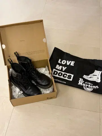 닥터마틴 8홀 UK5 24cm