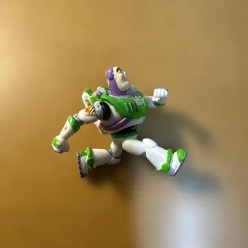 버즈 라이트이어 피규어