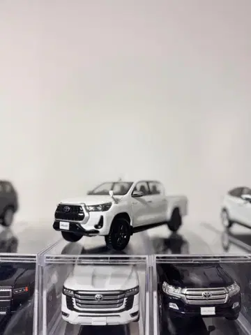도요타 하이럭스 컬러 샘플 미니카 1/30 슈퍼 화이트