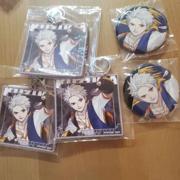 니지산지 쿠츠하 스트6 러버 스트랩 캔뱃지