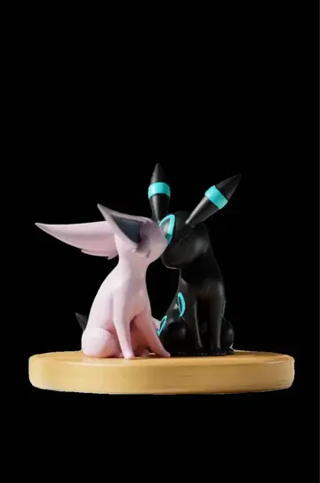 새상품 미사용 포켓몬 에브이&블래키 피규어 2체 세트