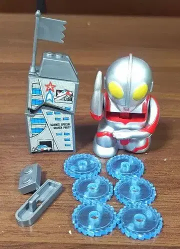 울트라맨 피규어 팔괘륜 디스크