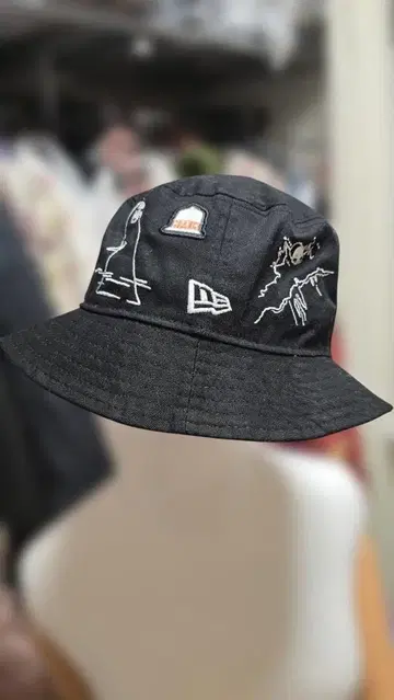 센과 치히로의 - 자수 장식 블랙 버킷햇