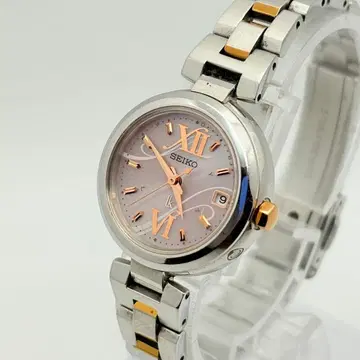 [ 새상품급 ] 작동 SEIKO 세이코 루키아 전파 솔라 손목시계 여성용