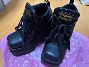 요스케 통굽 스니커즈