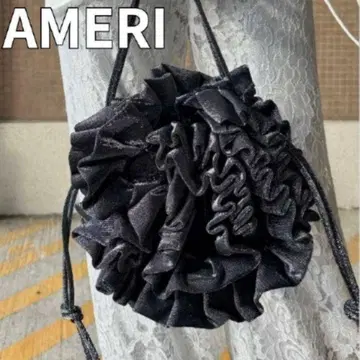 AMERI MEDI GLITTER SHELL MOTIF BAG 블랙