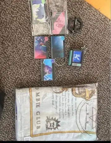 계속 한밤중이면 좋을 텐데. 굿즈 정리