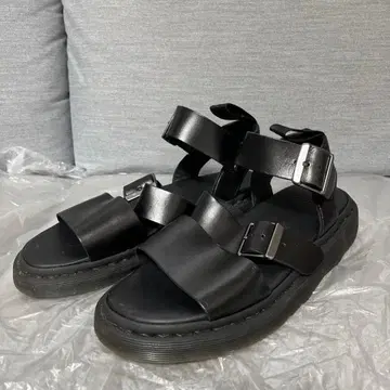 Dr. Martens GRYPHON 스트랩 샌들