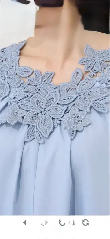 크리스 셀린 오리지널 레이스가 가슴을 물들이는 플레어 라인 원피스