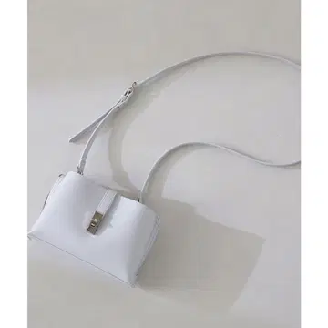 아이스 블루 숄더백