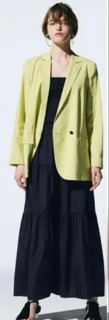 1회 착용 새상품급 띠어리 22SS TECHLAWN 맥시 롱 스커트 P