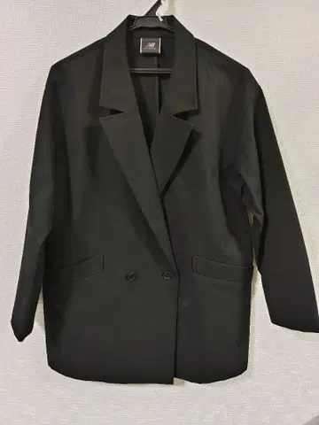 New Balance 블랙 테일러드 자켓