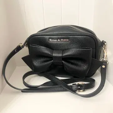 Maison de FLEUR 블랙 리본 숄더백