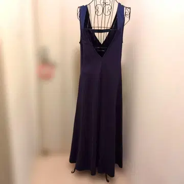 Jena espace merveilleux 네이비 V넥 원피스