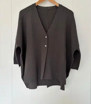 BEARDSLEY 비어즐리 살랑 가디건