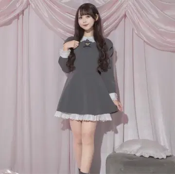 pium 피움 하트 오픈 라운드 카라 원피스