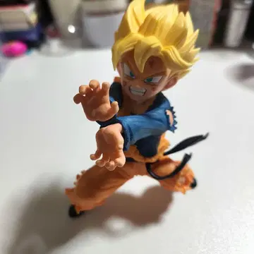 제일복권 드래곤볼 B상 초사이어인 손오천 피규어