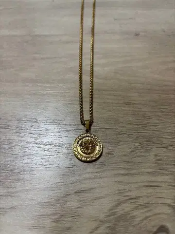 크라프트 런던 메달형(메두사) 골드 목걸이
