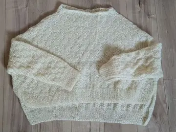 [ 핸드메이드 ] 미모사 패턴 보트넥 니트 스웨터