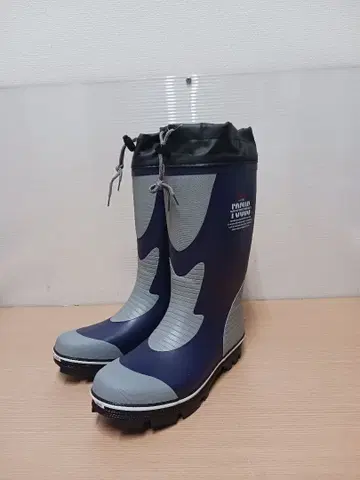 미사용 28cm 핀 스파이크 장화 홍진고무 포커스