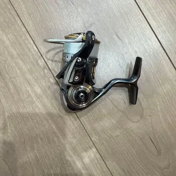 스피닝 릴 D36 2000 블랙/실버