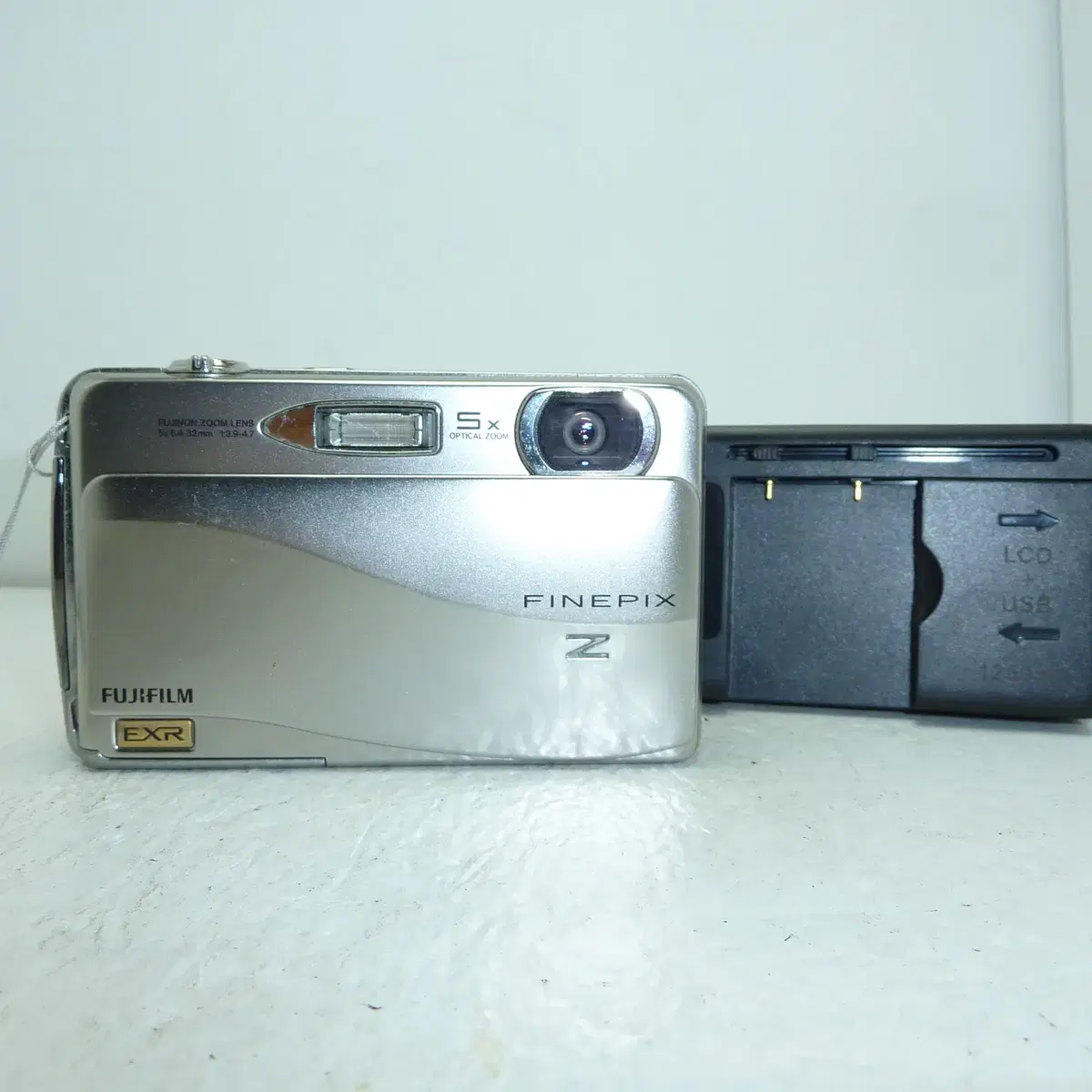 FUJIFILM FinePix Z1100 EXR コンパクトデジタルカメラ 起動確認済み