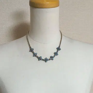 록잔 블루 토파즈 실버 꽃 모티브 목걸이