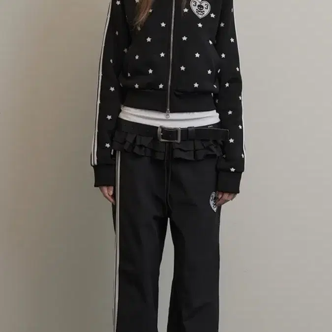 ♥ Hearts2Hearts track jacket Bonnet Track Jacket Hearts2hearts on Bunjang Global Site.